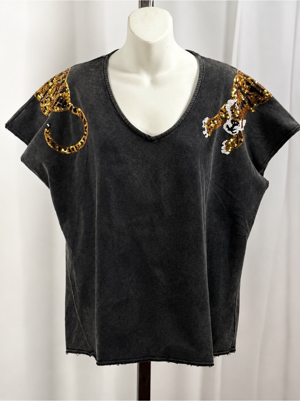 Sequin Tiger Acid  Wash Charcoal V-Neck Top| Medium 🐅✨